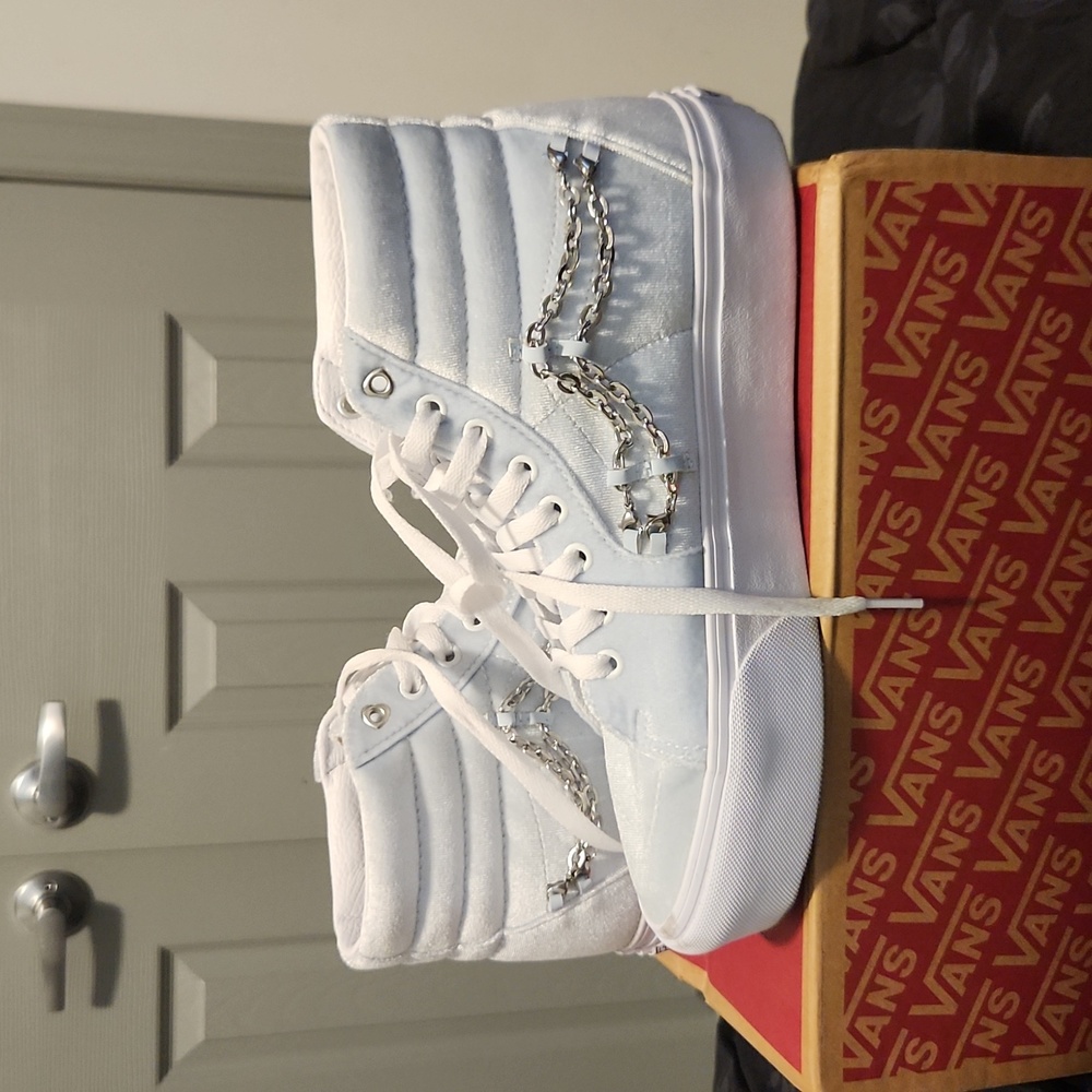 10 W Chain Ballad Sky Blue Sk8-Hi Vans